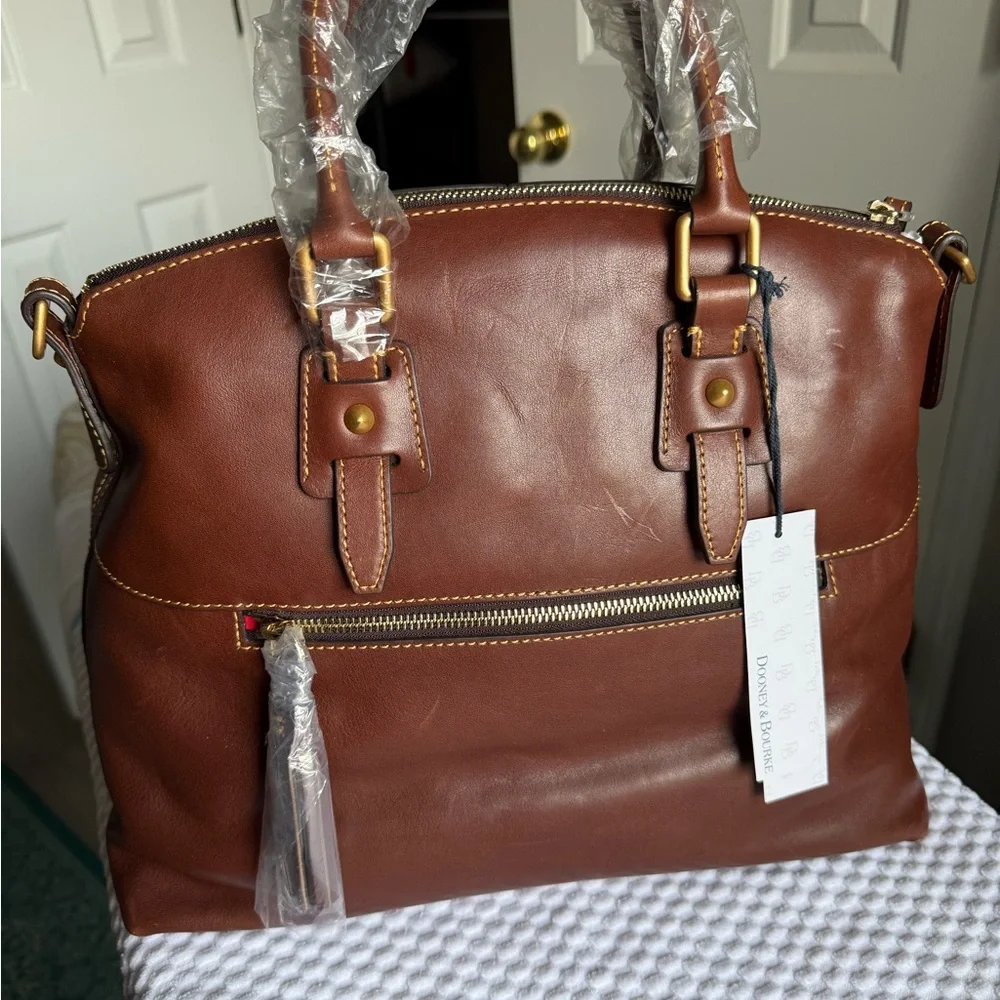 Dooney and Bourke Clayton in Chestnut Florentine Leather Handbag. -24 hour sale- - Picture 2 of 5